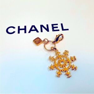 CHANEL HOLIDAY CHARM 2024 NEW AUTHENTIC 1 available!